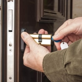 Замена личинок