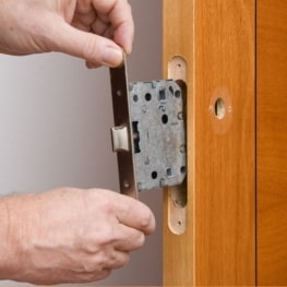 врезка замков